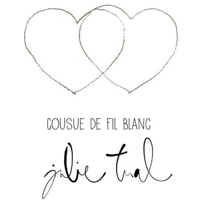 Une face de "Cousue de fil blanc" par Julie Tual
