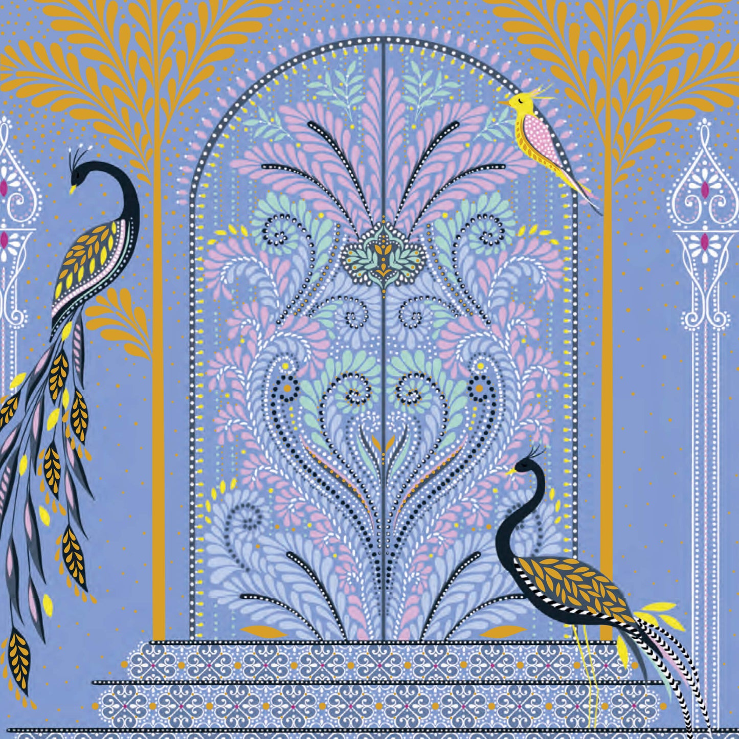 Sara Miller - Porte décorée et paons sur fond bleu