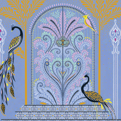 Sara Miller - Porte décorée et paons sur fond bleu