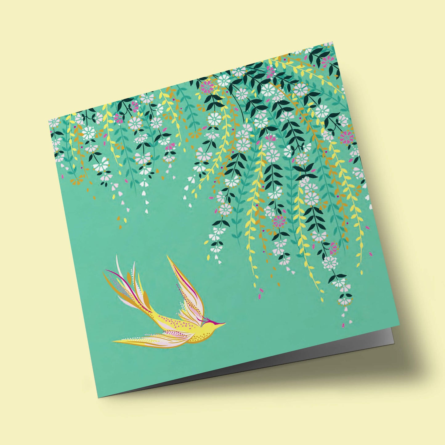 Sara Miller - Oiseau et feuillage sur fond vert clair