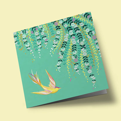 Sara Miller - Oiseau et feuillage sur fond vert clair
