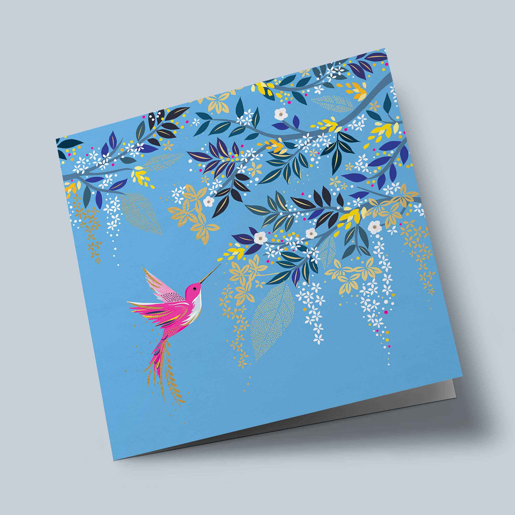 Sara Miller - Colibri et feuillage sur fond bleu