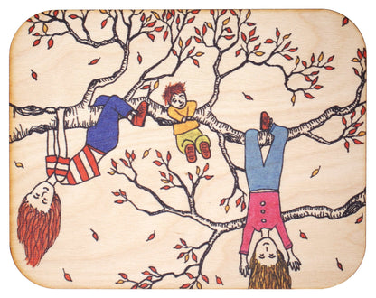 Carte en bois - Enfants dans l'arbre